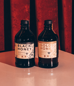 
                  
                    Cargar imagen en el visor de la galería, Black Honey botella * 440 G
                  
                