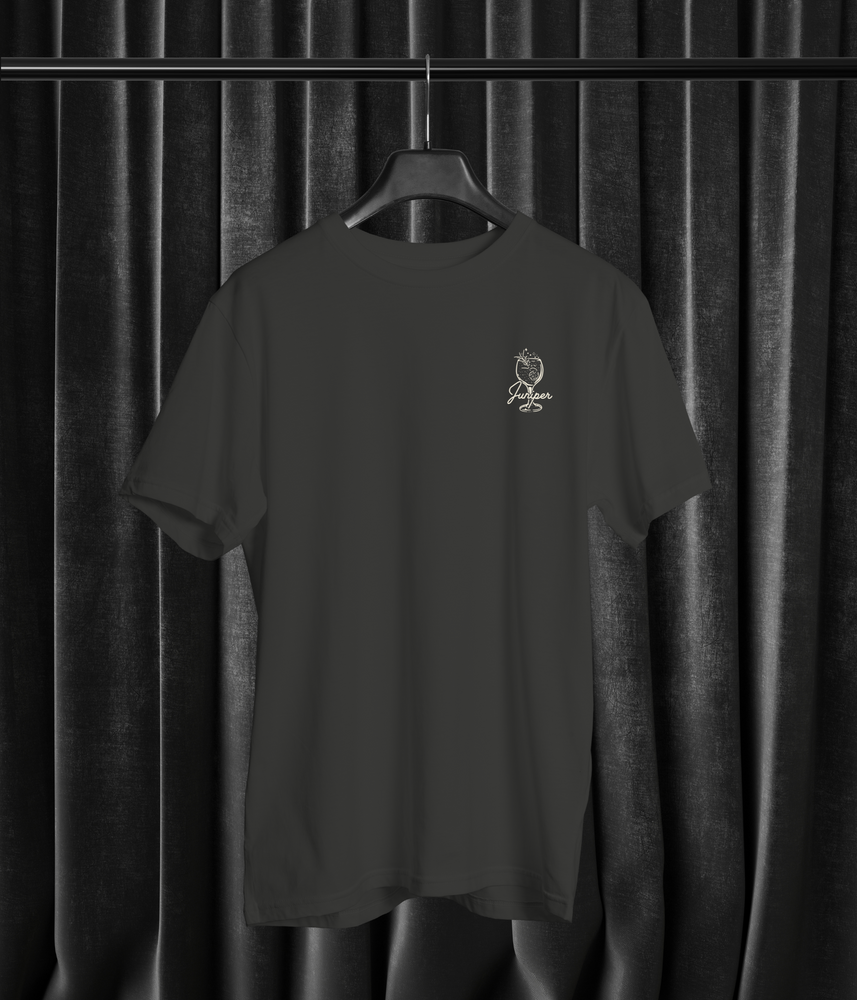 
                  
                    Cargar imagen en el visor de la galería, Elderflower camisa negra Oversized
                  
                